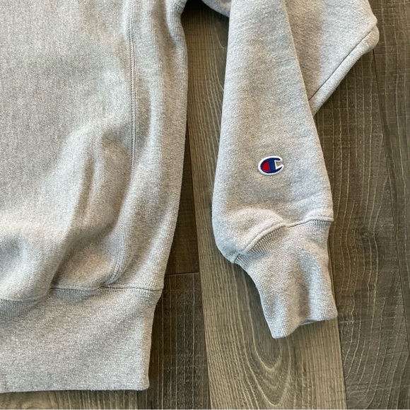 VTG Champion Reverse Weave Spellout Crewneck Sweatshirt
Men’s XS
Ash Gray - Picture 3 of 7